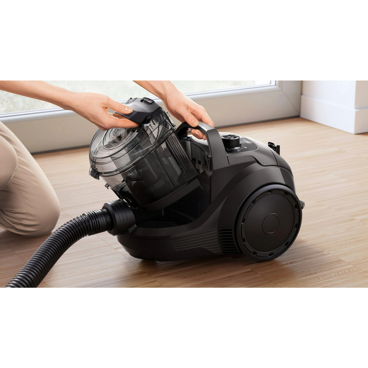 Bosch Bagless Vacuum Cleaner, 2000W, Black, BGS21WBAGB