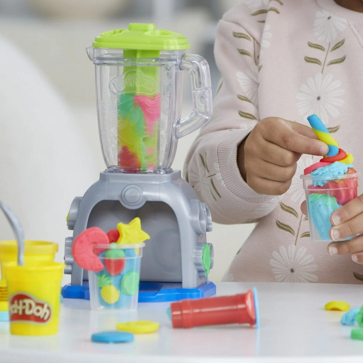 Play-Doh Swirlin Smoothies Toy Blender Playset, F9142