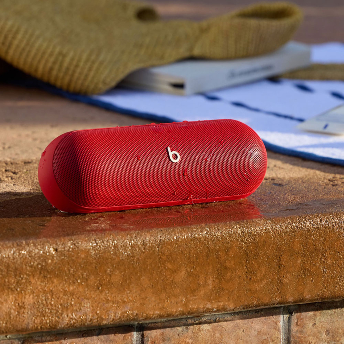 Beats Pill Portable Bluetooth Wireless Speaker, Statement Red, MWQW3AE