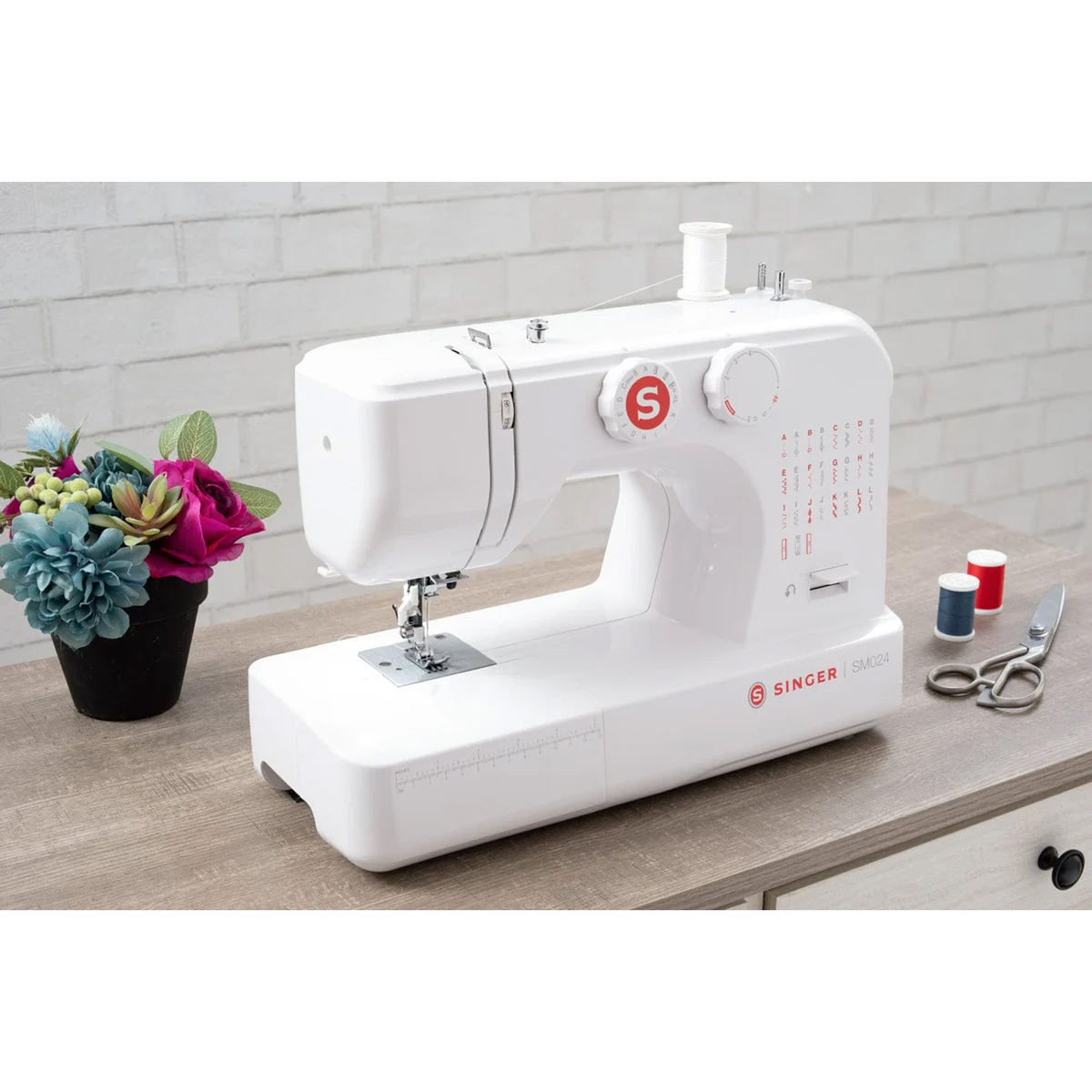 Singer Sewing Machine, White, SGM-SM024