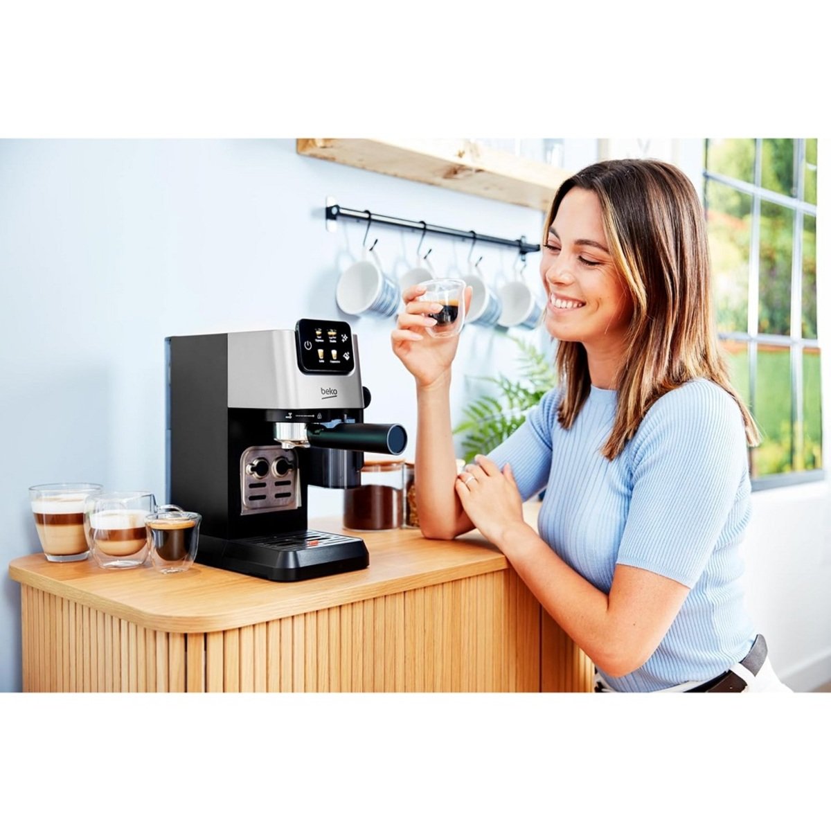 Beko Espresso Machine CEP5302B 15 Bar Pressure