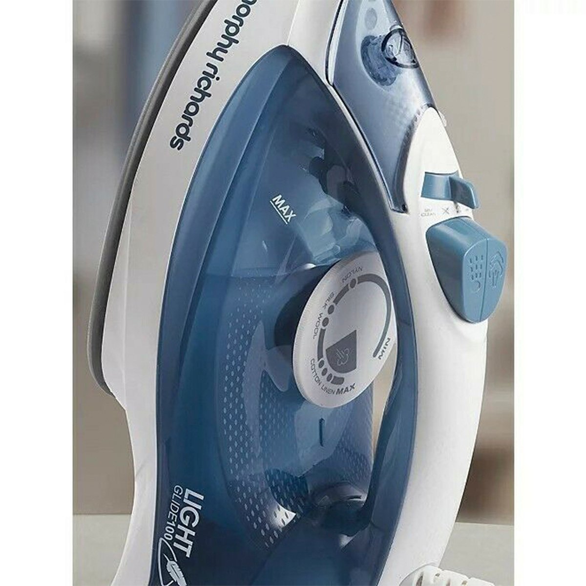 Morphy Richards Equip Steam Iron 300400 2200W