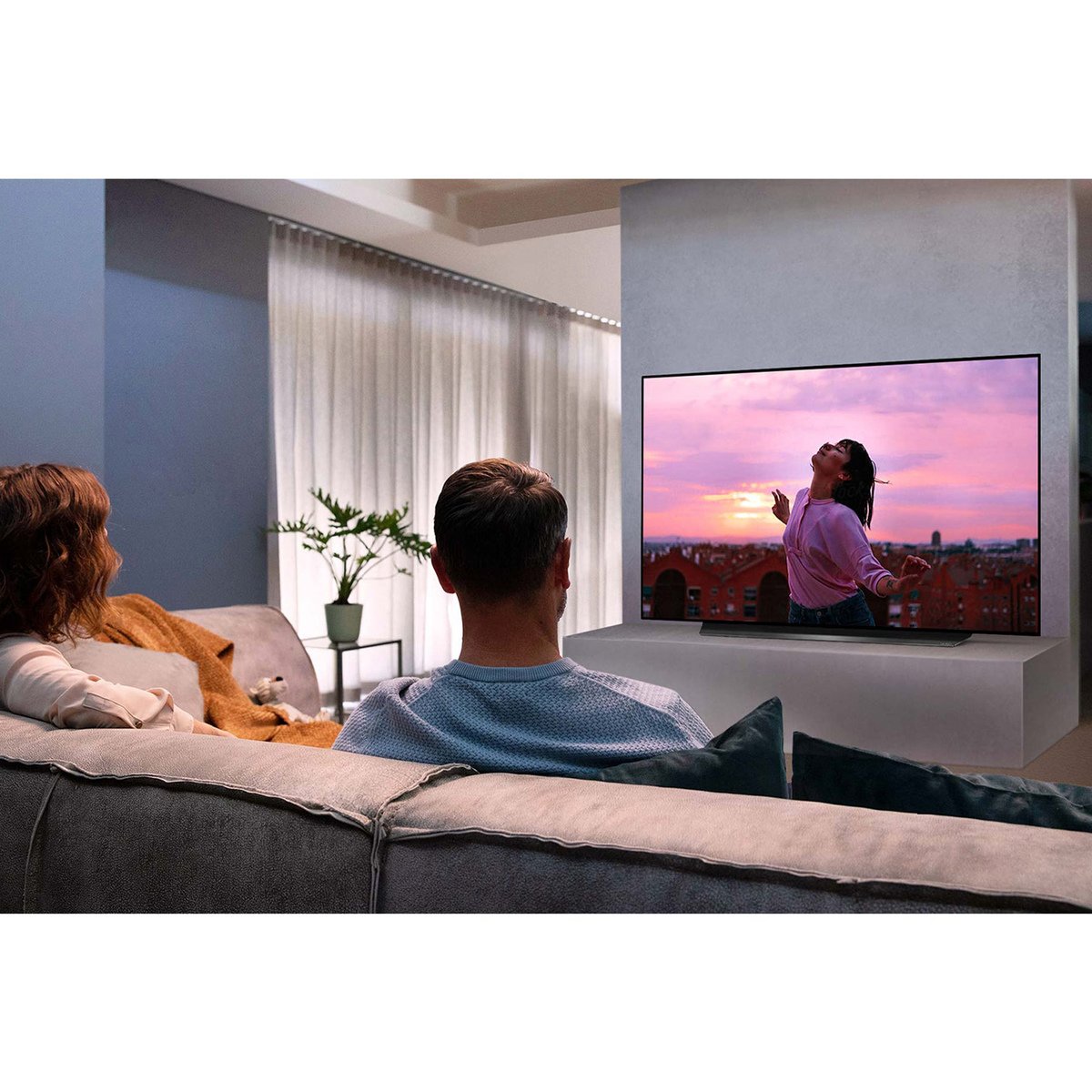 LG Cinema Screen Design 4K Cinema WebOS Smart OLED TV 77 Inch CX Series OLED77CXPVA 77" (2020)