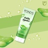 Pond's Healthy Hydration Aloe Vera Jelly Cleanser, 100 g