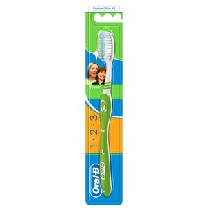 Oral-B 123 Fresh Toothbrush - 40 Medium Assorted Color 1 pc