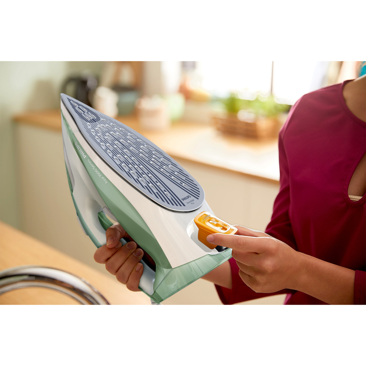 Philips 7000 Series HV Steam Iron, 2600 W, Desert Green/Grey, DST7012/76