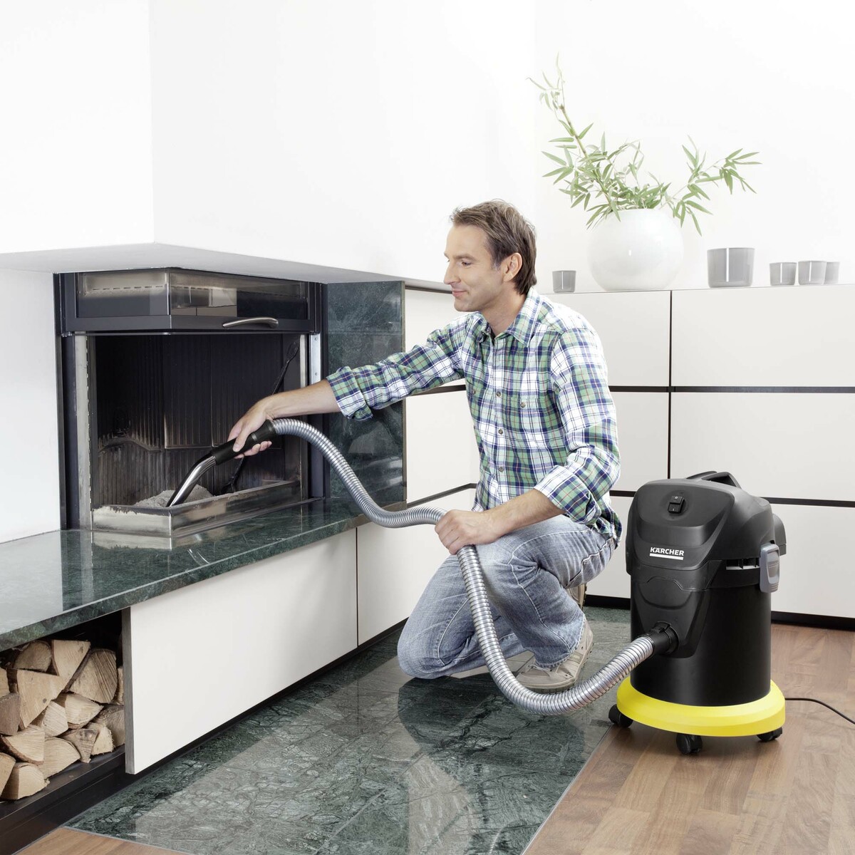 Пылесос Karcher ad 3.200. Пылесос Karcher ad 3 Premium 1.629-662. Пылесос для чистки каминов и печей. Пылесос для сбора сажи.